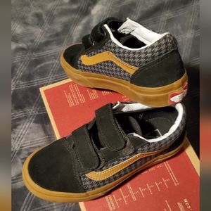 Boy Vans  Old Skool V size 13